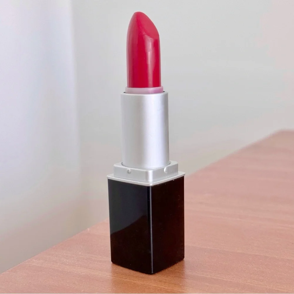 Makeup Academy (MUA) #259 Raspberry lipstick Barbiecore Glam Party Pigmented